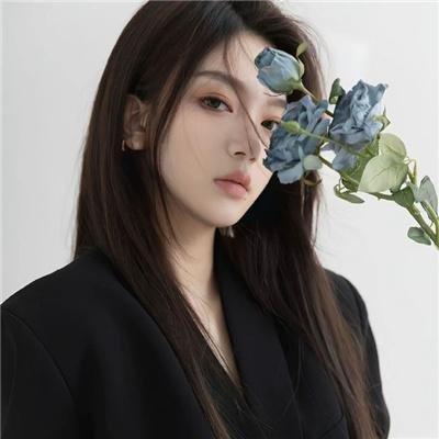 罗美雪妮黛的美丽与哀愁 在线观看封面